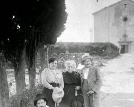 Ingrés del fons fotogràfic i documental de la família Lobo Serra Batlle |  Arxiu General de la Diputació de Girona