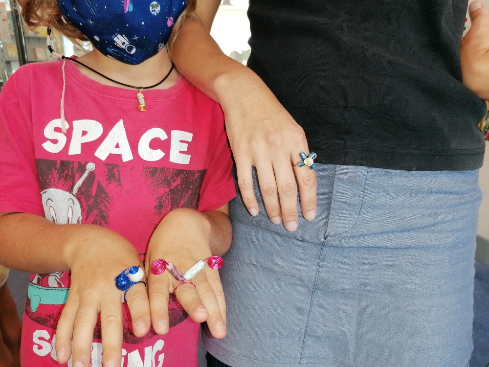 Tacte Joiers-Fem joies d’alumini de colors
