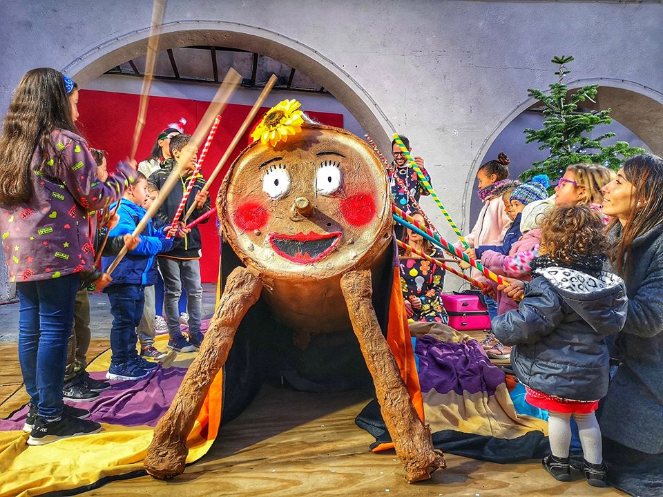 La Minúscula-Caga, tió, contes i animació