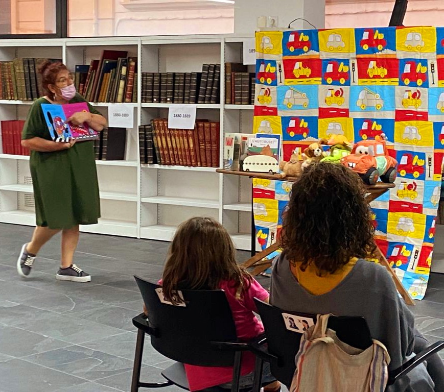 Borinotgroc / M. Dolors Arqué-Un homenarro que viu dins un semàfor (contes de seguretat viària)