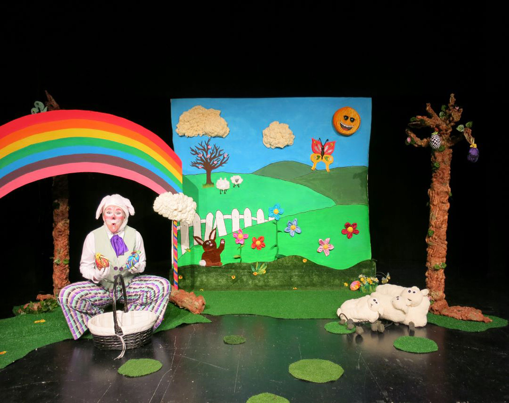 Funengo-Easter Bunny's Springtime Surprises (un espectacle familiar en anglès per a les biblioteques)