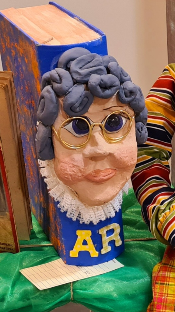 Borinotgroc / M. Dolors Arqué-Conta'm, Aurèlia, com eren abans les biblioteques?