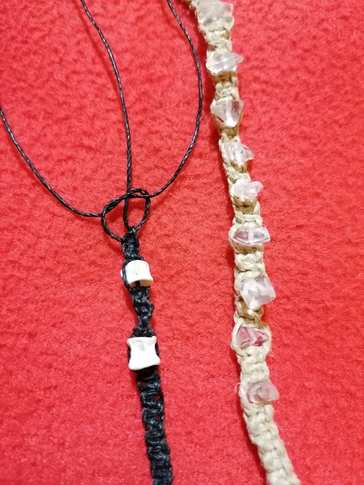 Tacte Joiers-Fem braçalets de macramé