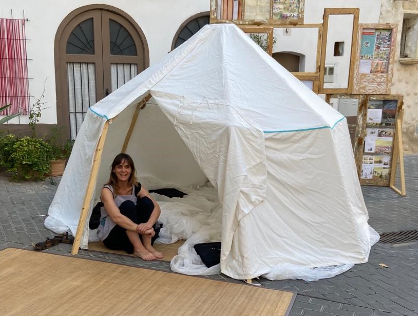 Raquel Moron-Viatge sensorial 'El meu poble, la lluna' a l'espai públic