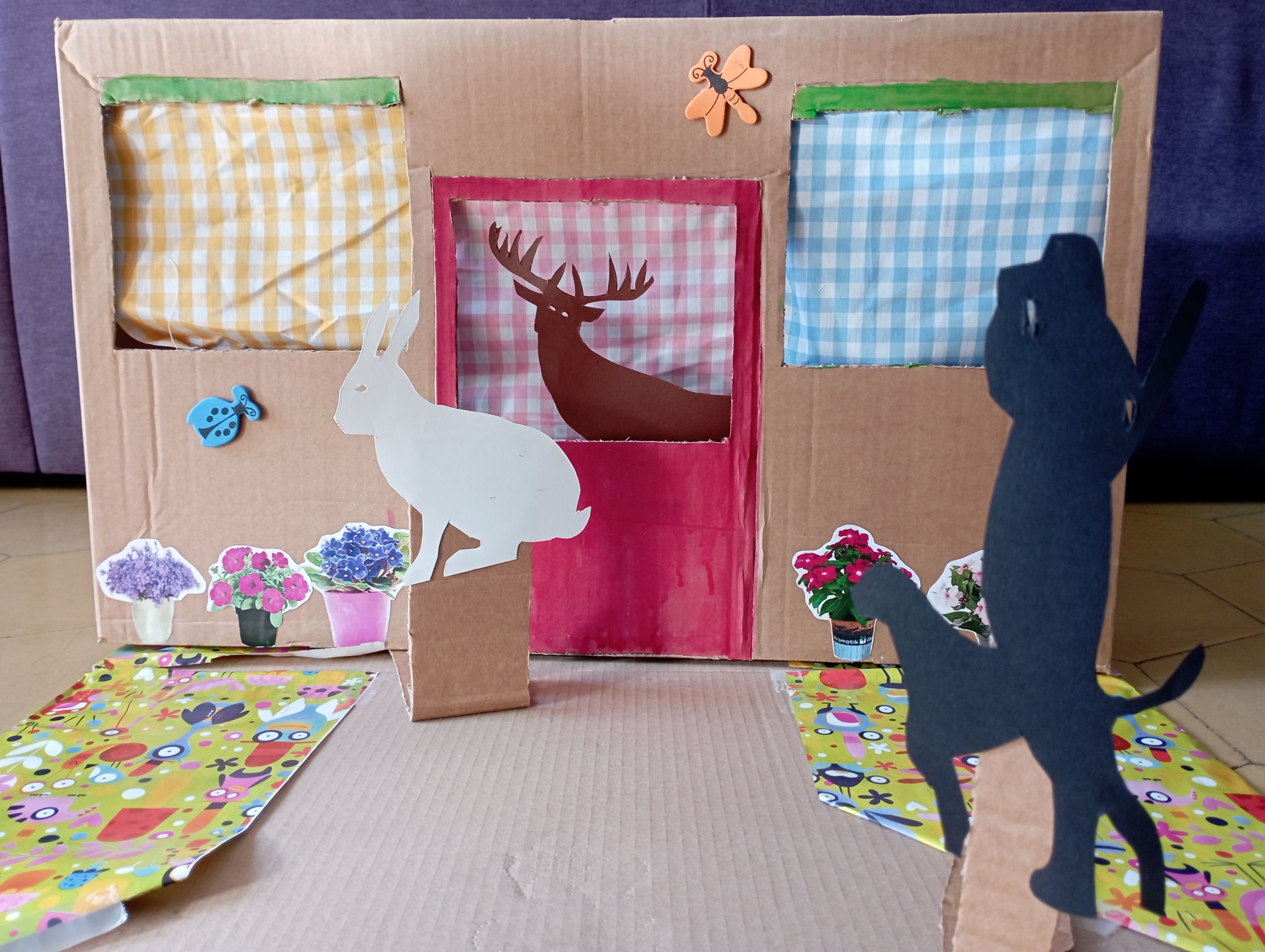 Piruleta Contes / La Quàntica Teatre-Biblionadons: Contes dins i fora les capsetes