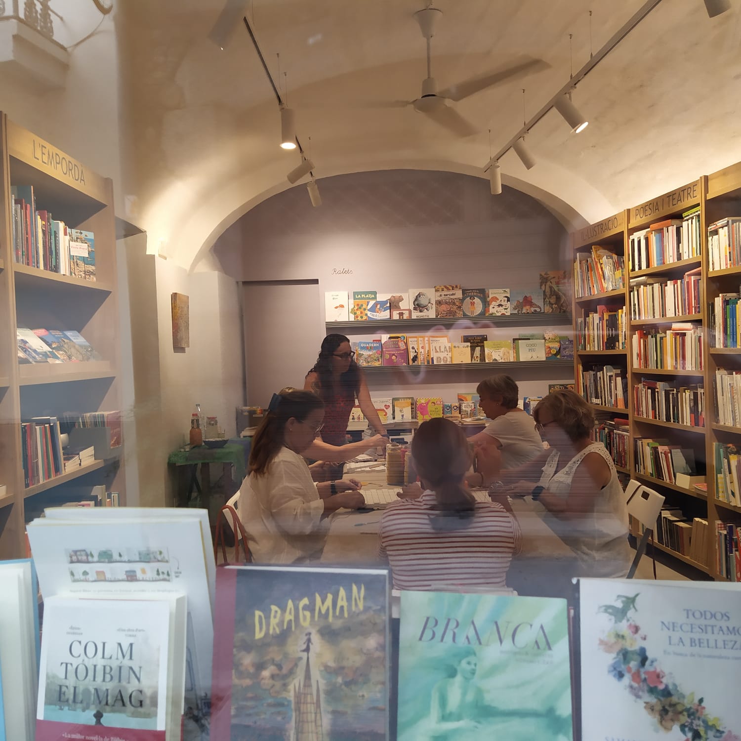 Clara Vallejo Barnosell-Taller de punts de llibre en macramé