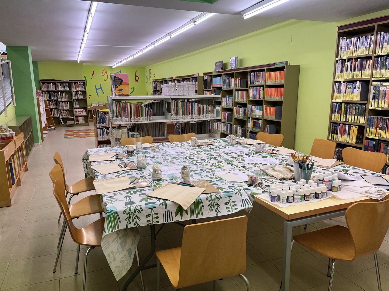 Clara Vallejo Barnosell-Pintura tèxtil: pintem una bosa tote!