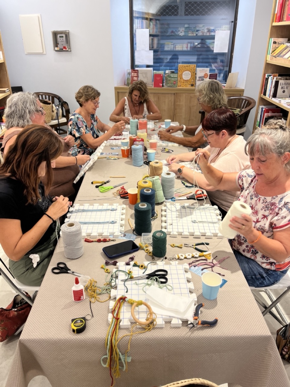 Clara Vallejo Barnosell-Clauers florals: aprèn a fer flors en macarmé!