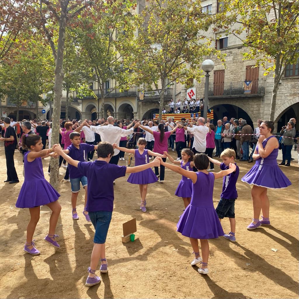Agrupació Mediterrània Dansa de Figueres-Exhibició de sardana esportiva