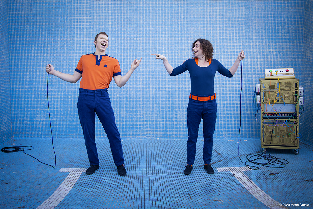 Companyia Nom Provisional-Qui cu qui què quina