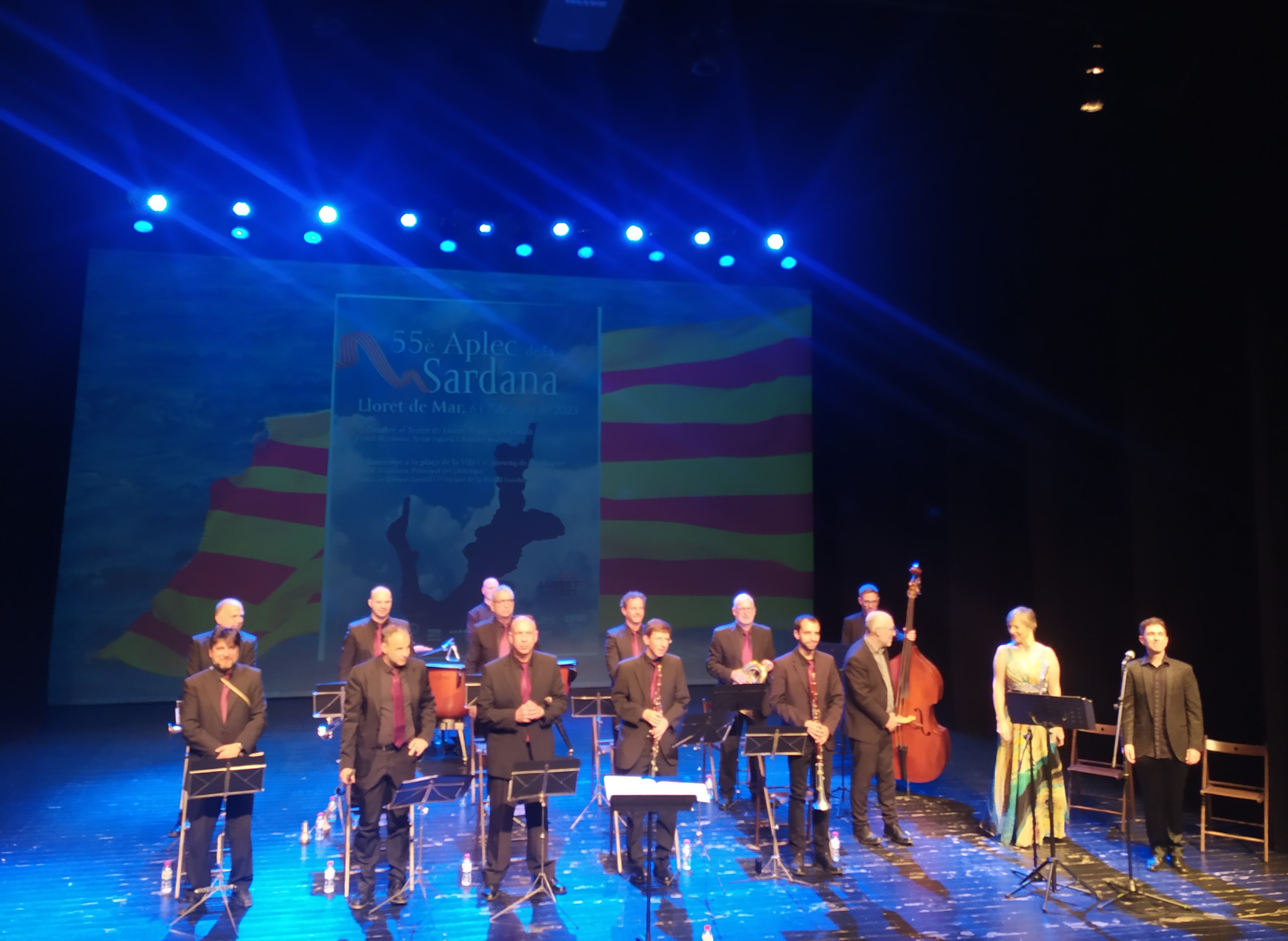 Cobla Ciutat de Girona-Teatre líric. Cobla i veus