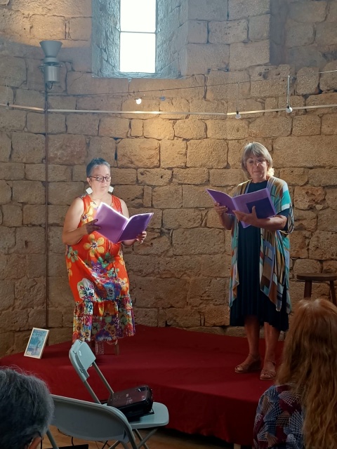 Les dues C. Callol-Cobeña-Enfilall de dones fetes de lletres