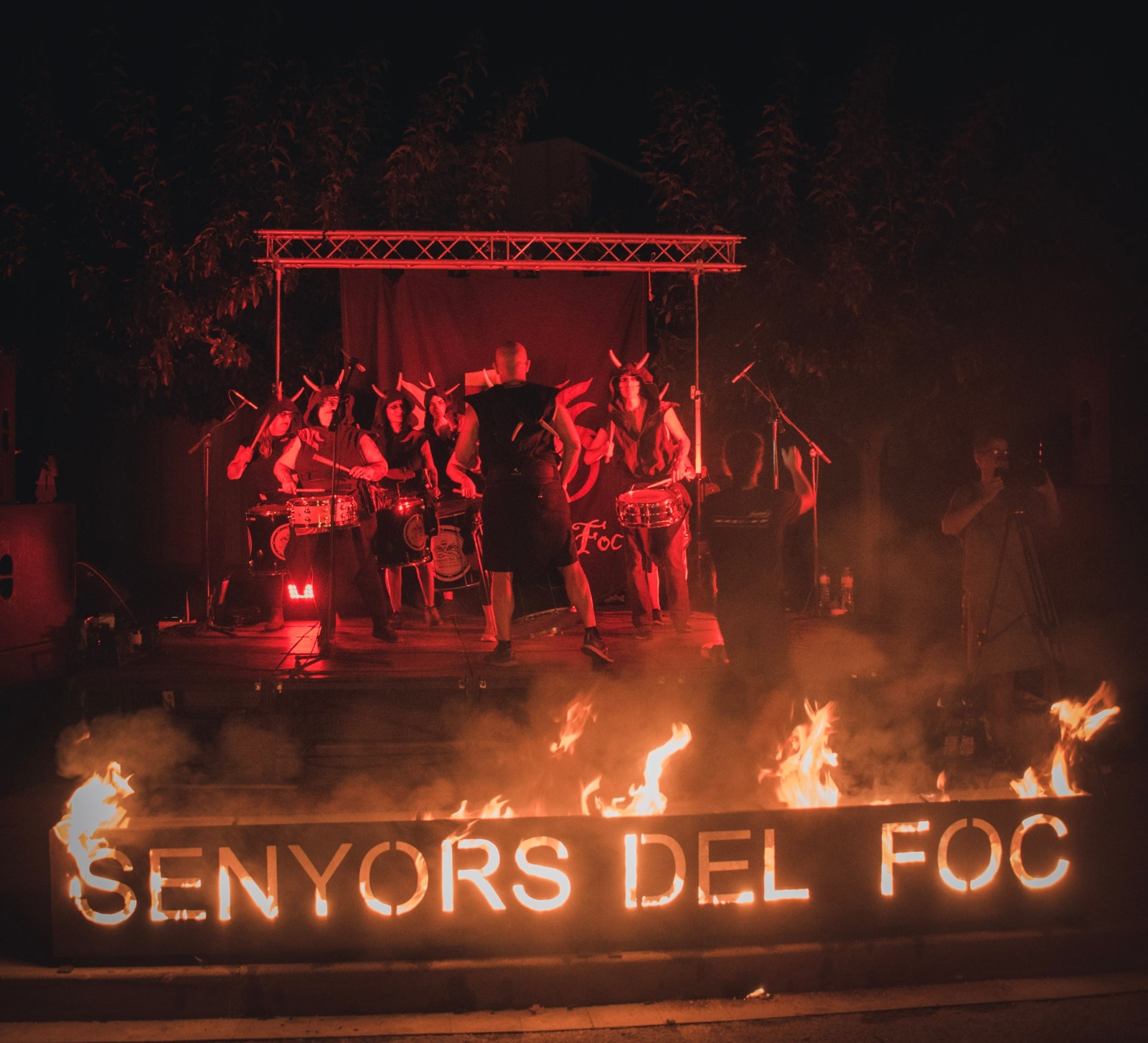 Els Senyors del Foc-Correfoc de gran format