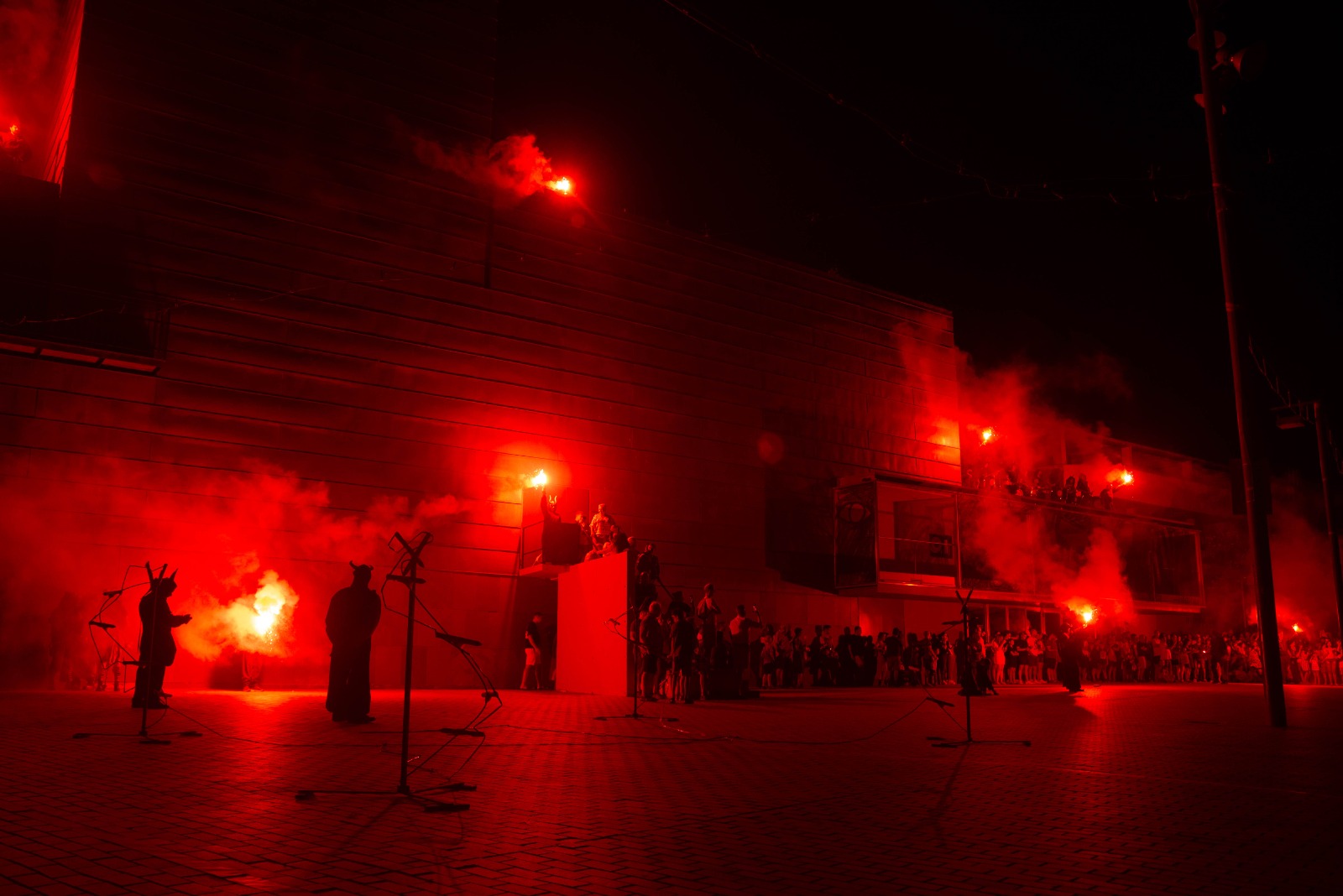 Els Senyors del Foc-Correfoc de gran format