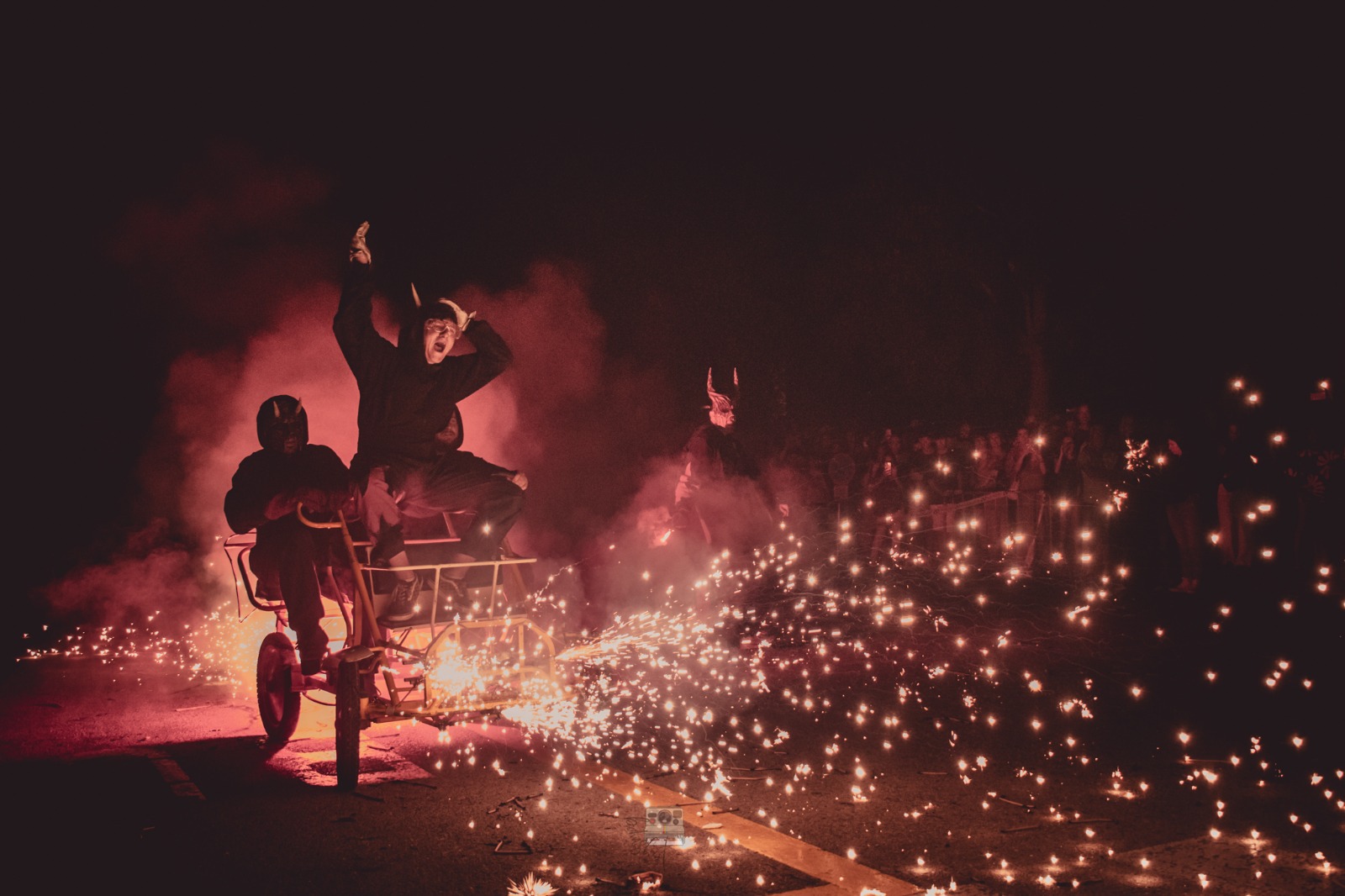 Els Senyors del Foc-Correfoc de gran format