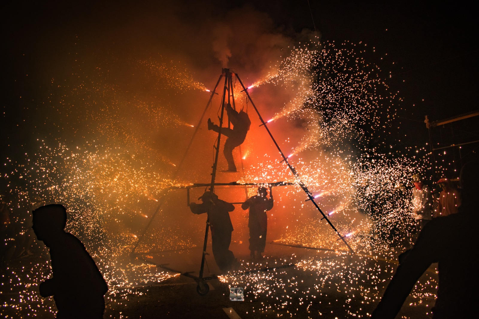 Els Senyors del Foc-Correfoc de gran format