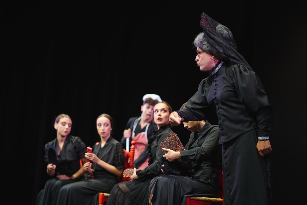 Jove Ballet de l'Escola de Flamenc Pilar Sánchez -La casa de Bernarda Alba 