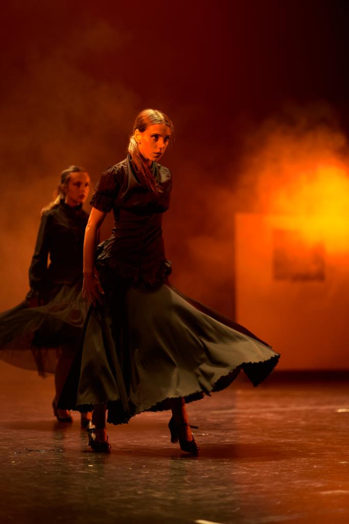 Jove Ballet de l'Escola de Flamenc Pilar Sánchez -La casa de Bernarda Alba 