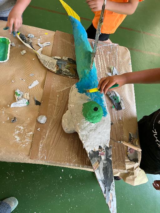 Estrodelira-Modela animals en magic clay, plastilina o paper maixé