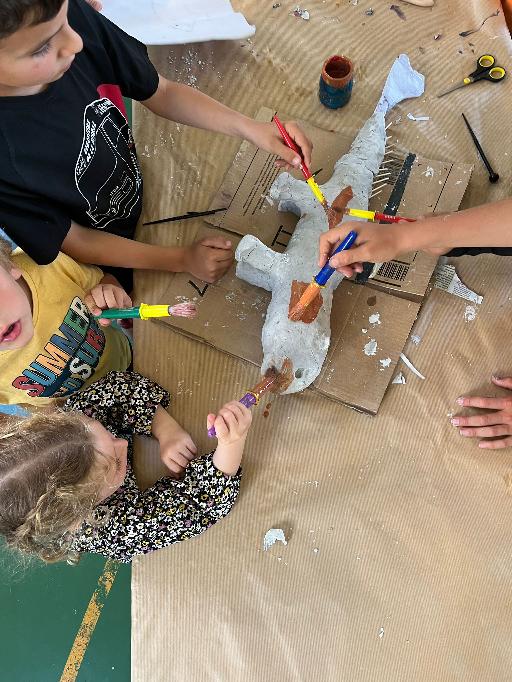 Estrodelira-Modela animals en magic clay, plastilina o paper maixé