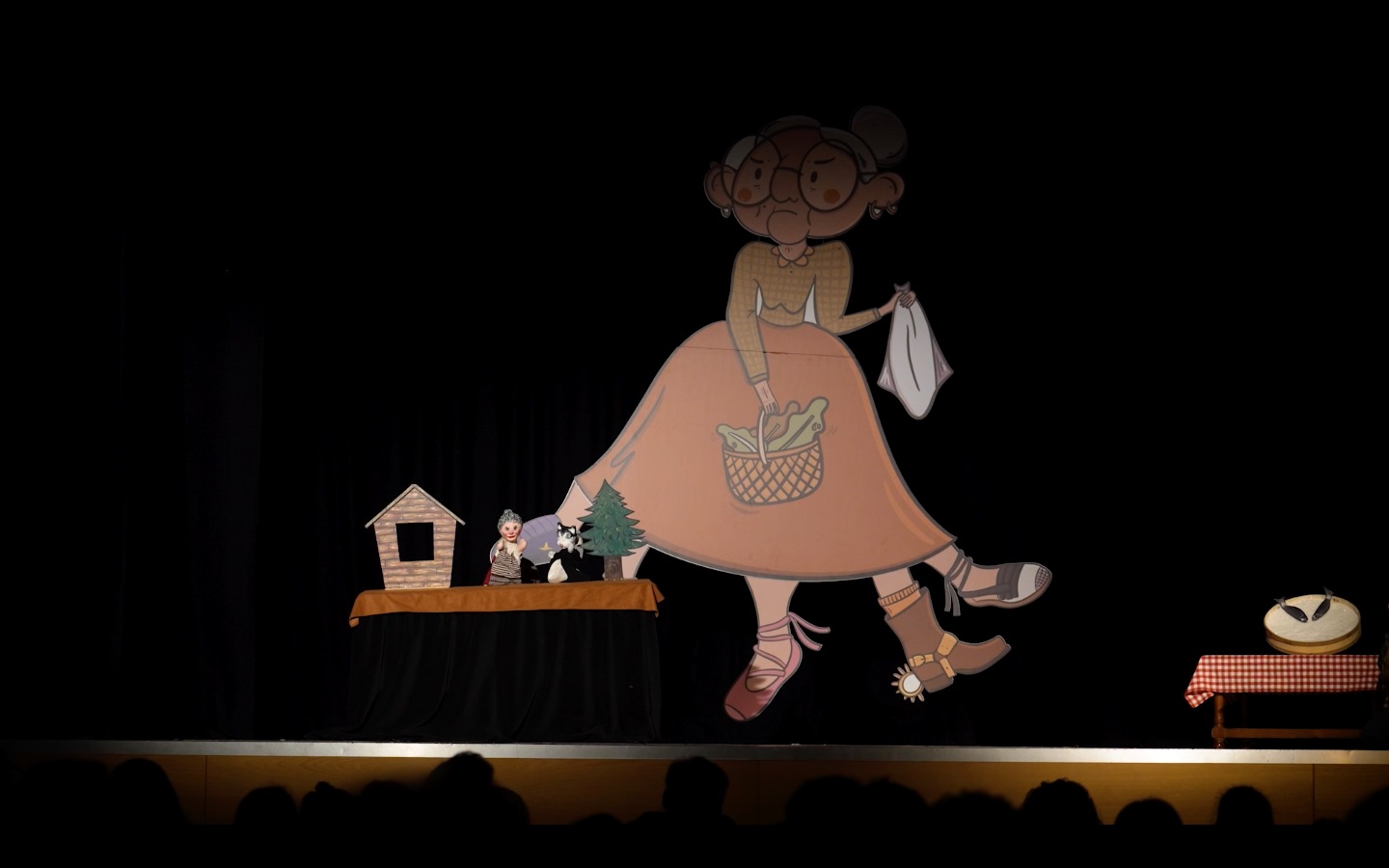  Cinc Cèntims-La Bacallanera (o la caiguda de les set arengades)