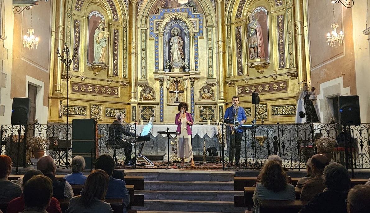 Againsam-Amb veu de dona