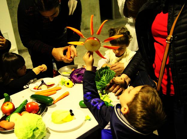Tulasi Teatre-La màgia dels aliments: titelles a punt per menjar
