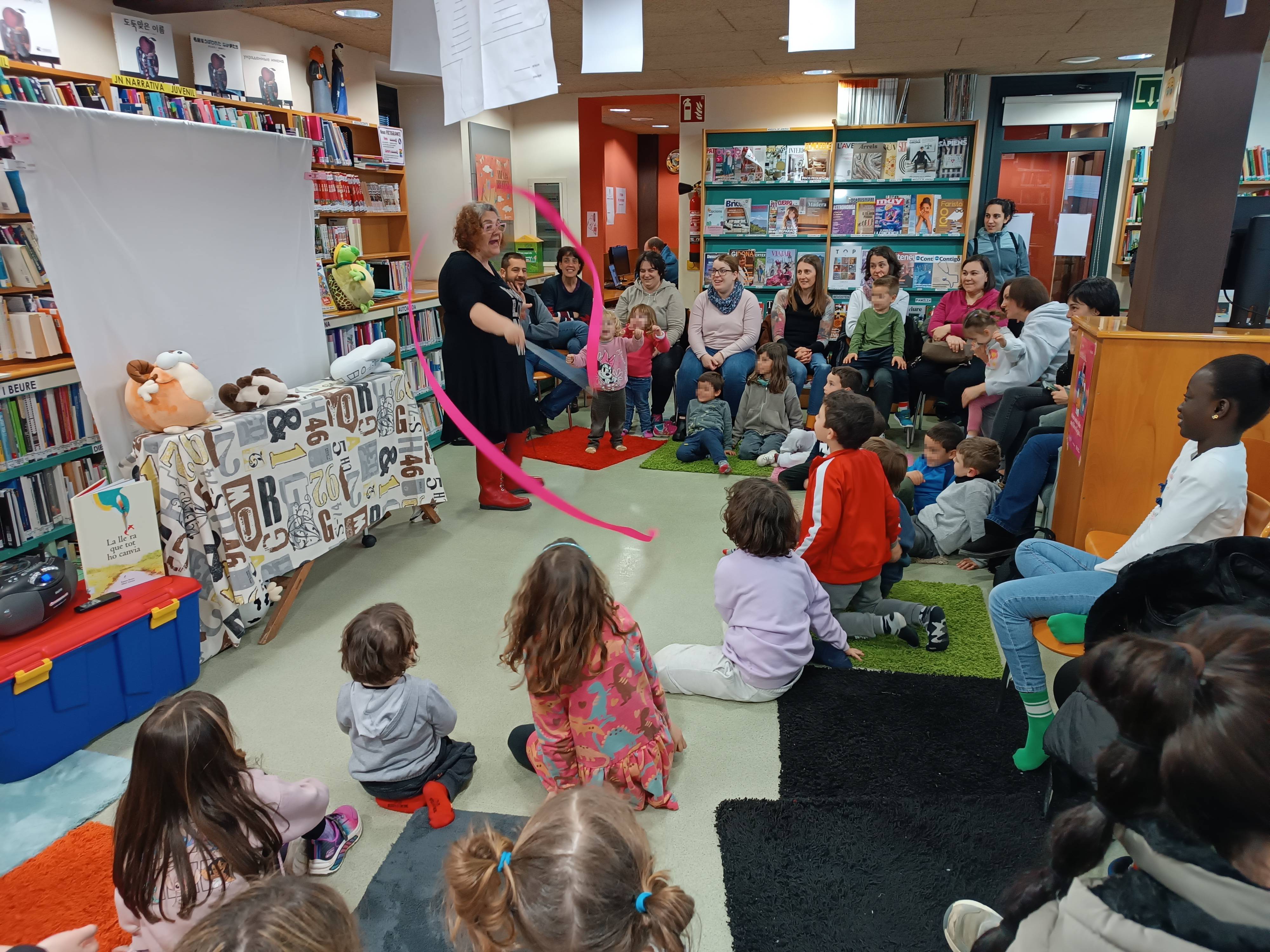 Borinotgroc / M. Dolors Arqué-Contes amb giragonses (contes amb poesia)