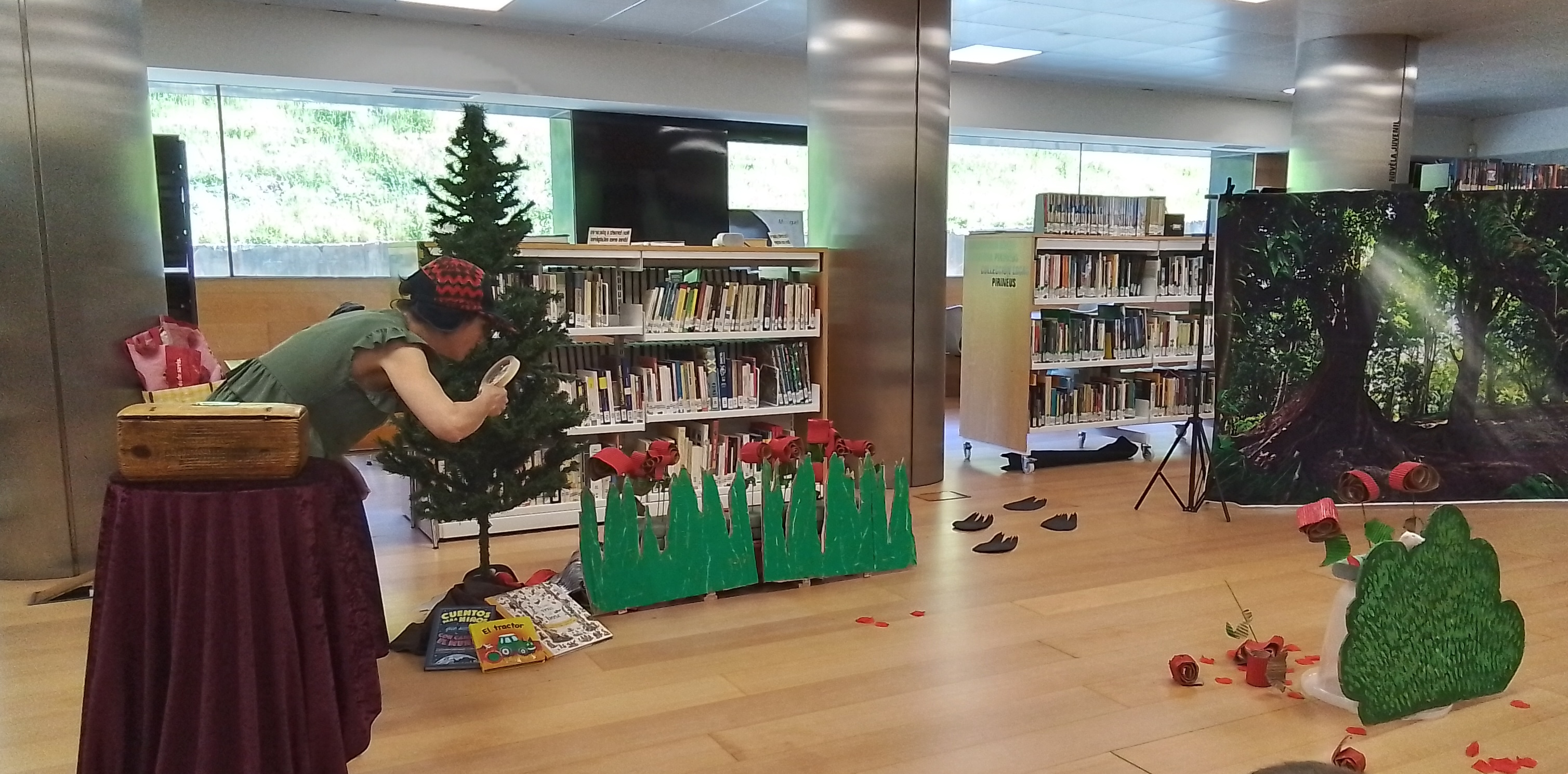 La Formigueta Curiosa-El cas del roba-roses