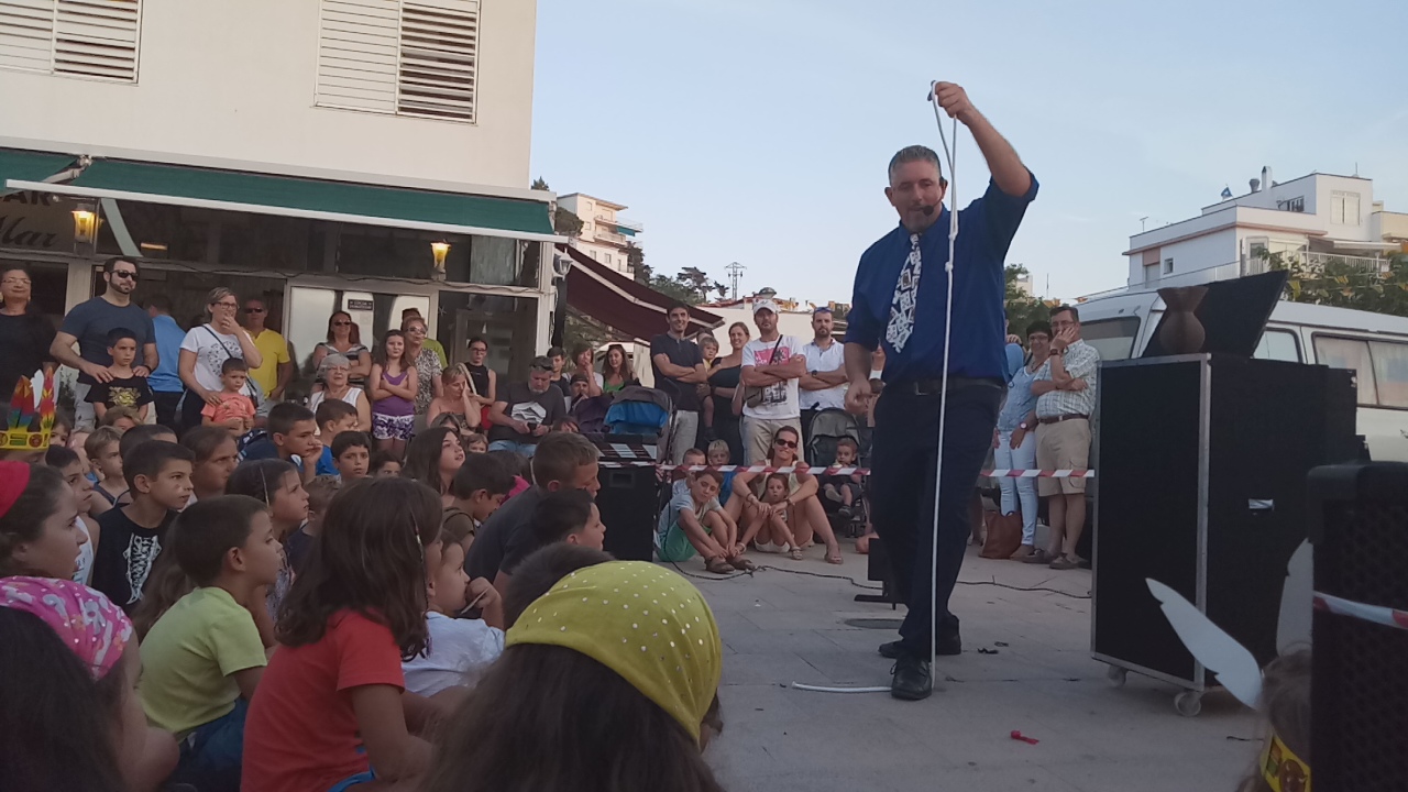 Companyia Jmagic-Espectacle de màgia Patampatatim