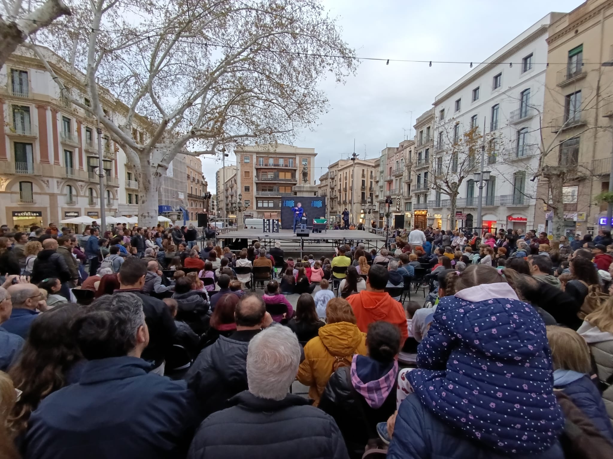Companyia Jmagic-Espectacle de màgia Patampatatim