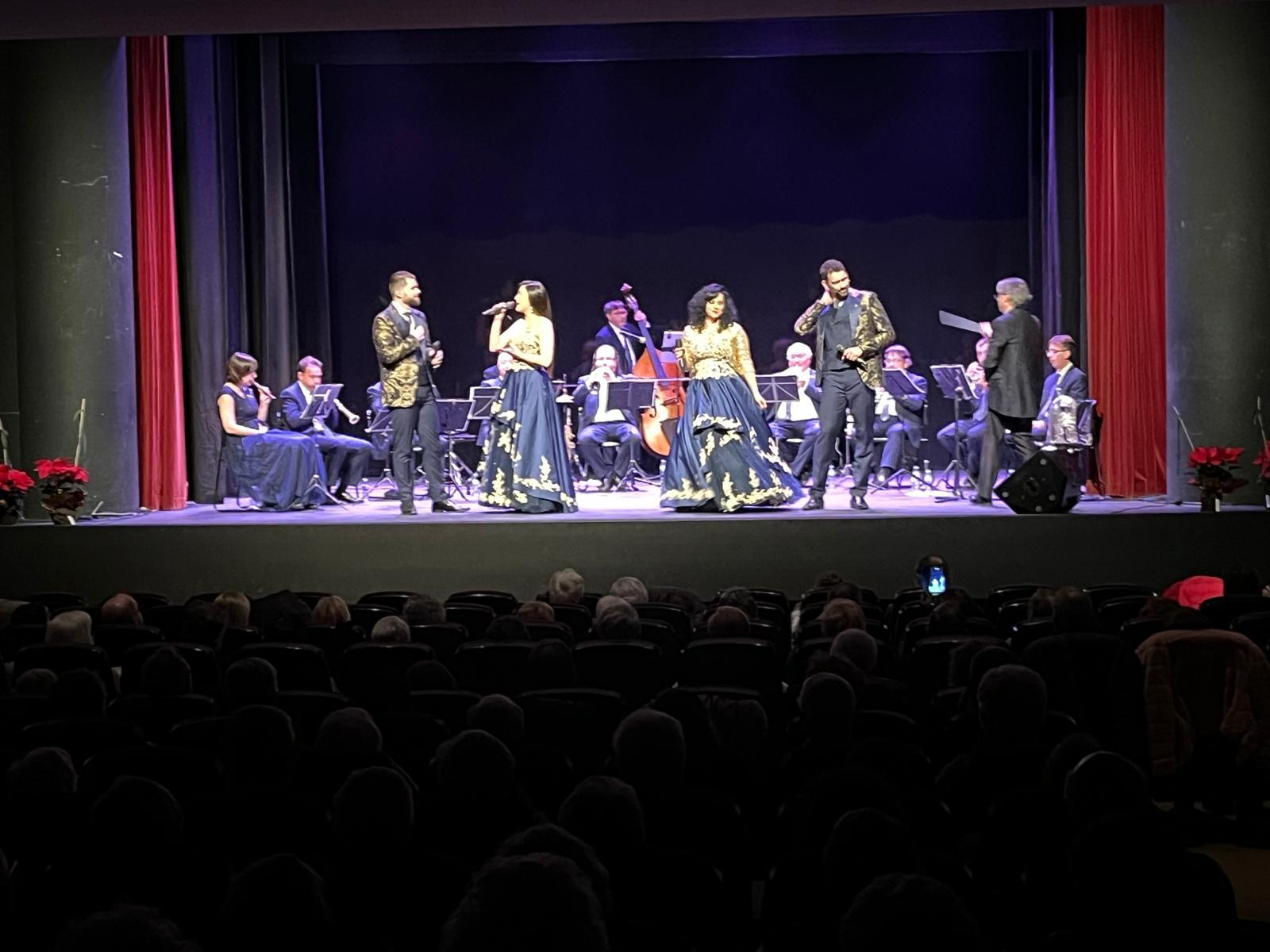 Cobla Selvatana-Sardanes al teatre