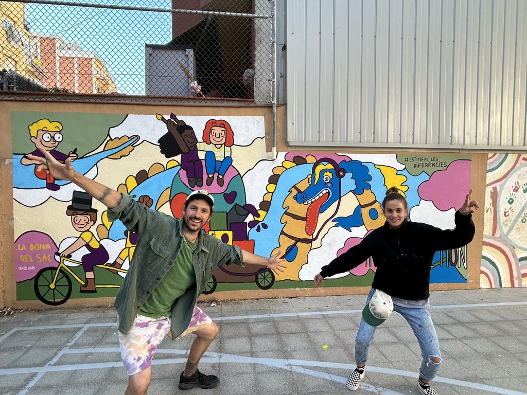 La Dona del Sac-Mural col·lectiu - Pintarem el Món «Estimem les diferències»