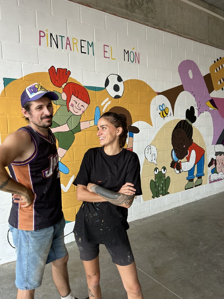 La Dona del Sac-Mural col·lectiu - Pintarem el Món «Estimem les diferències»