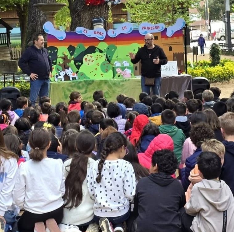 La Barretina de Paper-La llegenda del drac i la princesa