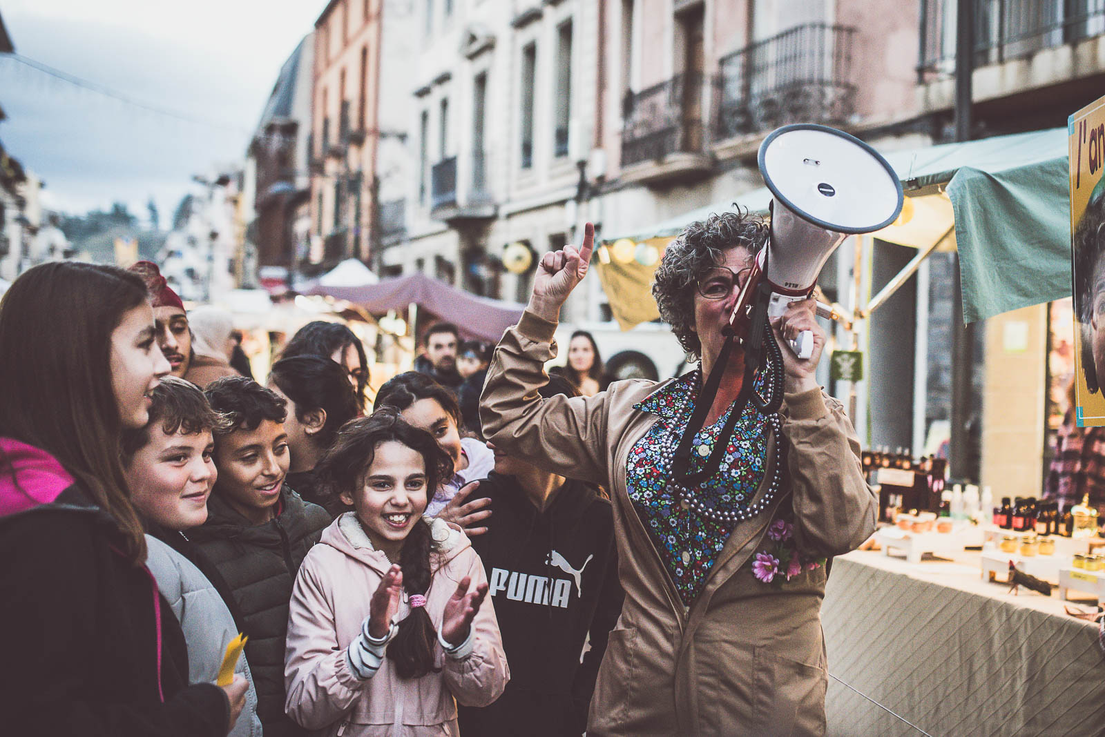 = La Senyoreta = -L'anunciadora!