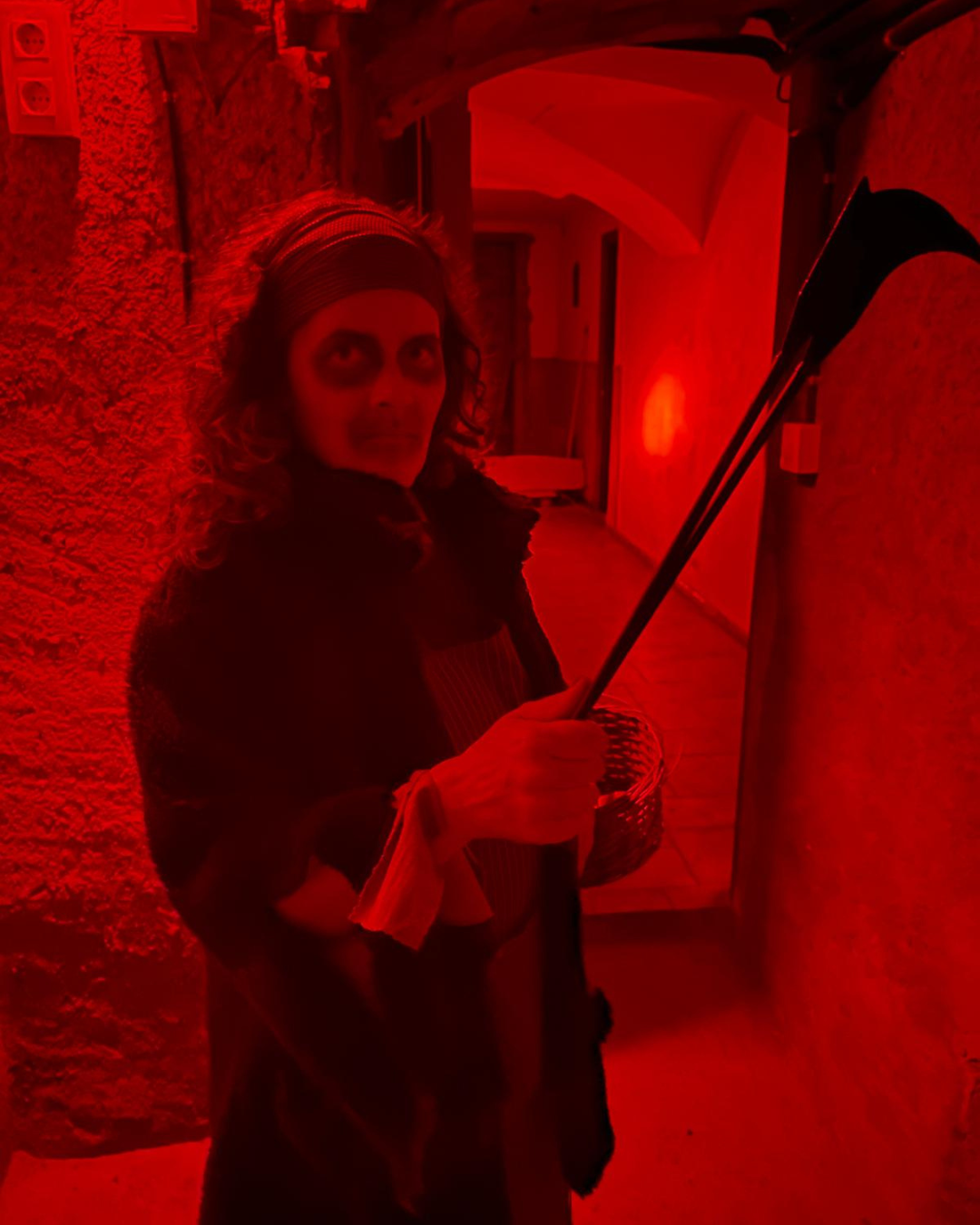 Customazed, Escapes & Stories-La castanyera Justina