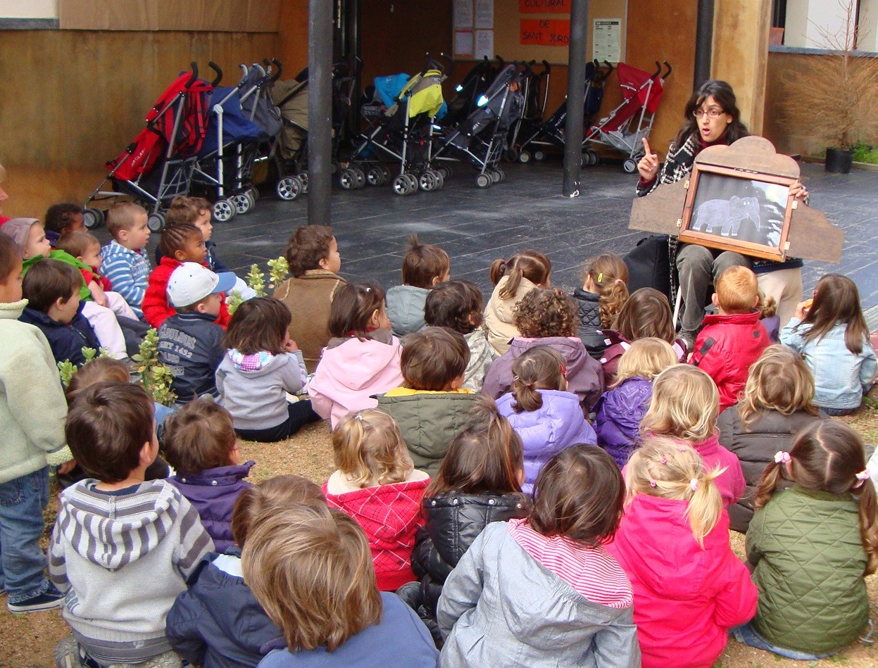 ClarART-Contes amb kamishibai