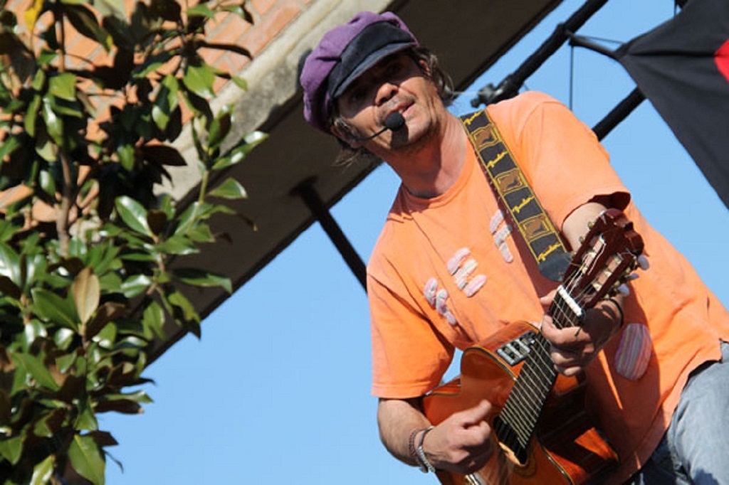 Fefe i Companyia-Festa a la plaça