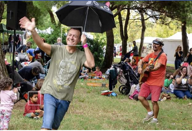 Fefe i Companyia-Festa a la plaça