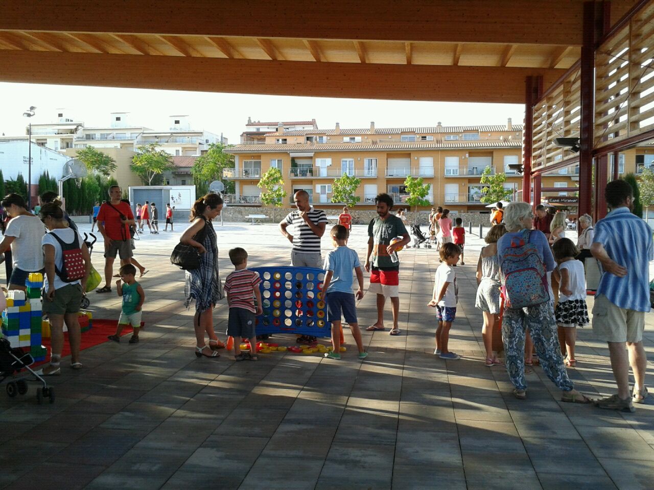 Diverfesta-Jocs gegants a la plaça