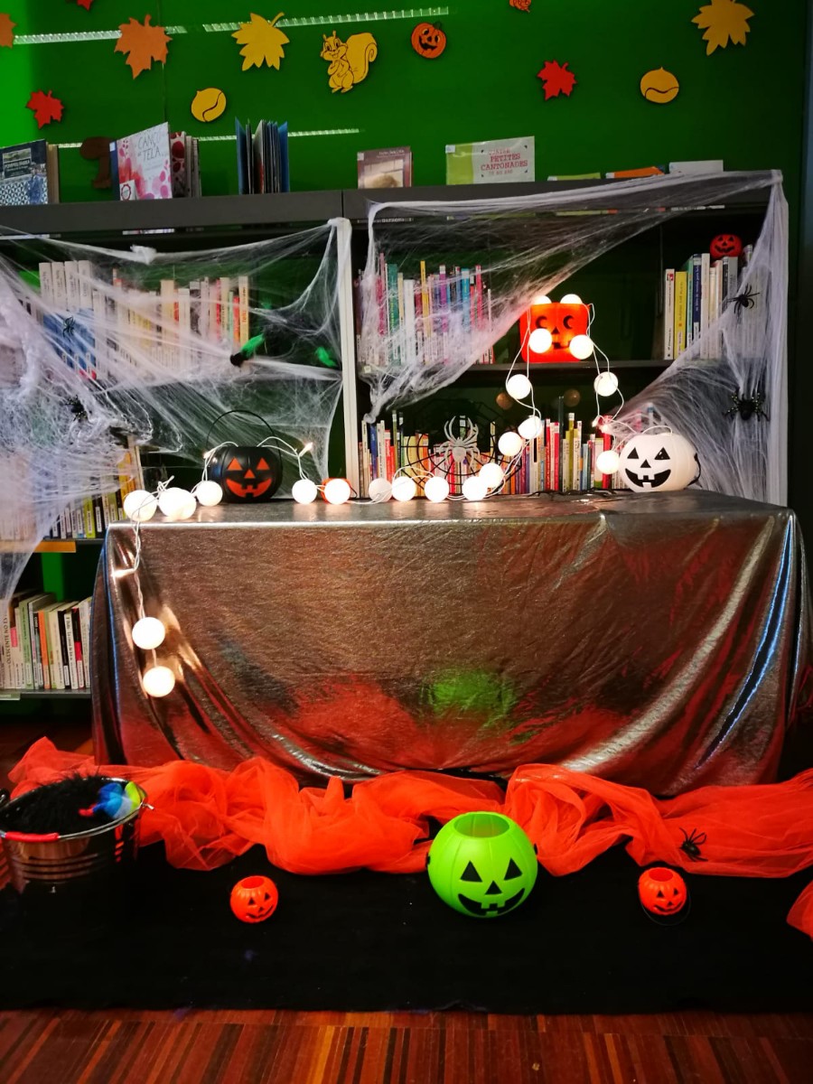 La Minúscula-Contes de… poooooor!