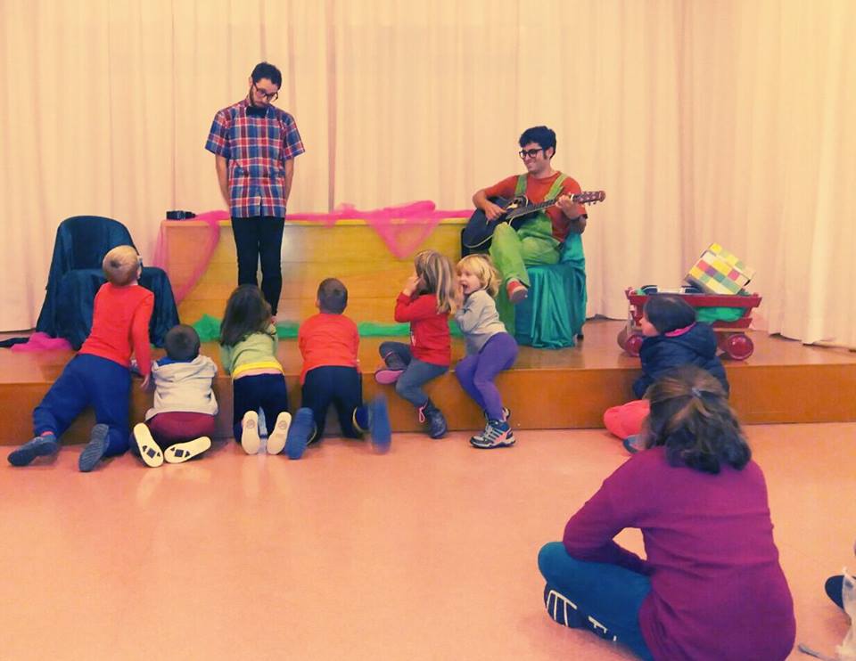 La Minúscula-Contes de llops i llobatons!