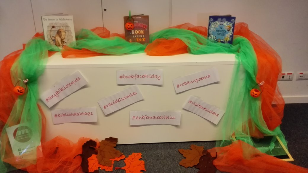 La Minúscula-Contes de biblioteques i bibliotecàries