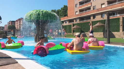 Associació Juvenil Salsa Jove-Circuit de barques de piscina