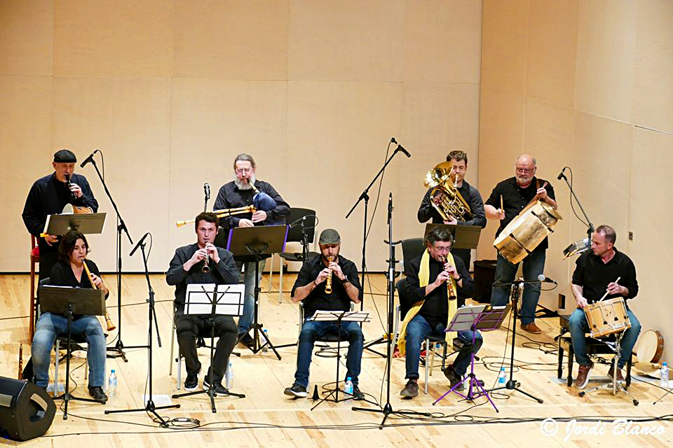 Mini-Stress-Concert de música tradicional amb instruments tradicionals