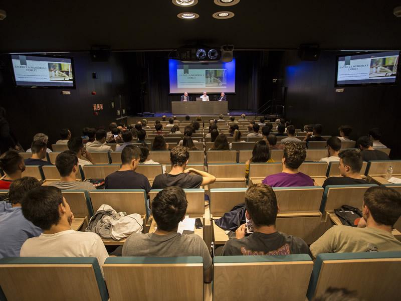 Foto 4: Girona acull el primer Seminari internacional dels arxius de l'esport