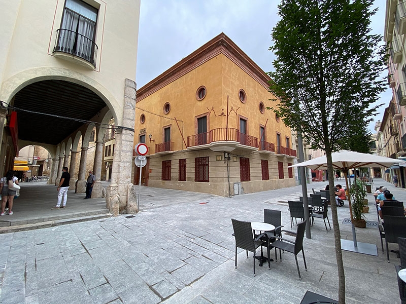Foto 2 : La Diputació de Girona obre un nou punt del servei d'intermediació en l'àmbit de l'habitatge a la Bisbal

