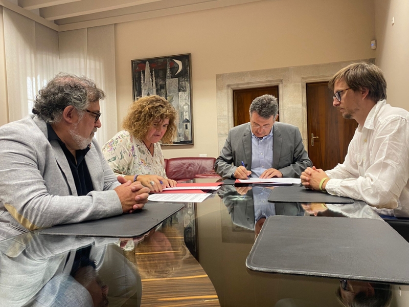 Foto 1: La Diputació de Girona i la Generalitat signen un acord marc en matèria d'espais naturals i conservació de la biodive