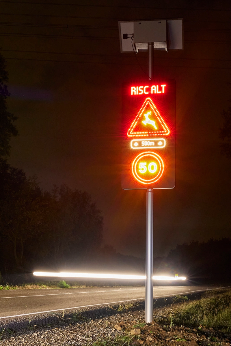 Foto 2: La Diputació instal·la senyalització lluminosa en tres carreteres per prevenir accidents amb animals salvatges

